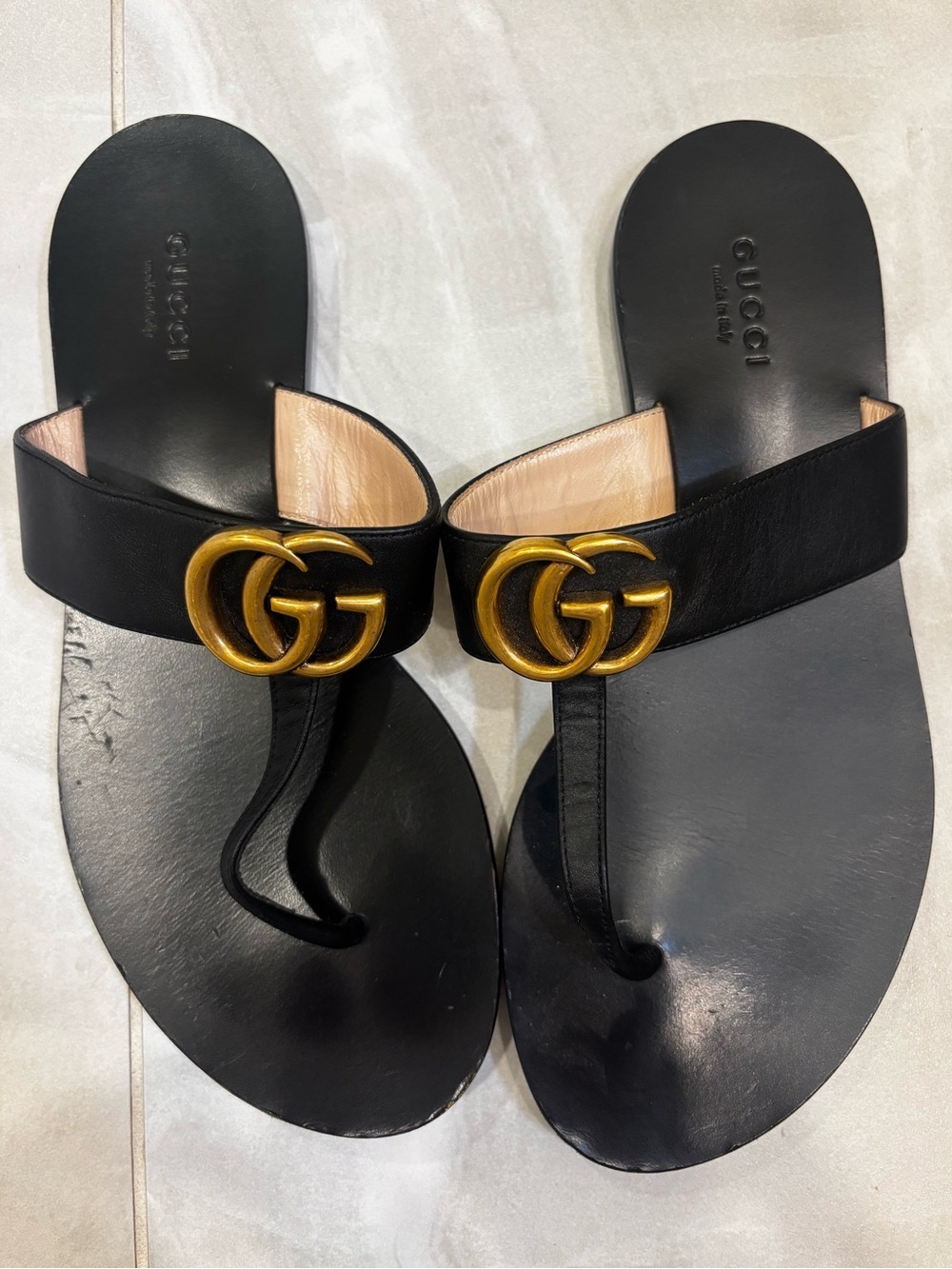 Gucci Marmont Black Leather GG Thong Sandals